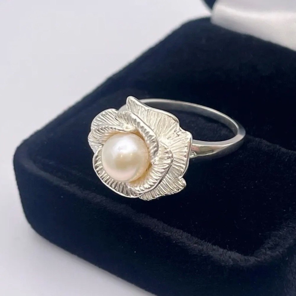 Elegant 3D Flower Pearl Ring in Sterling Silver Size 6
